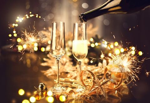 Despide el Año Sin Excesos: 5 Remedios Flash para la Resaca Digestiva
